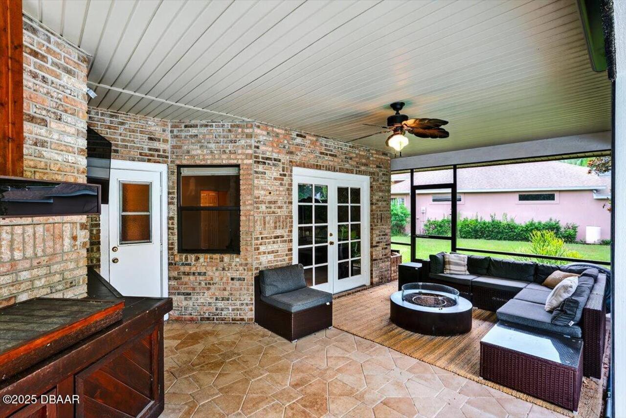 Listing Photo 11