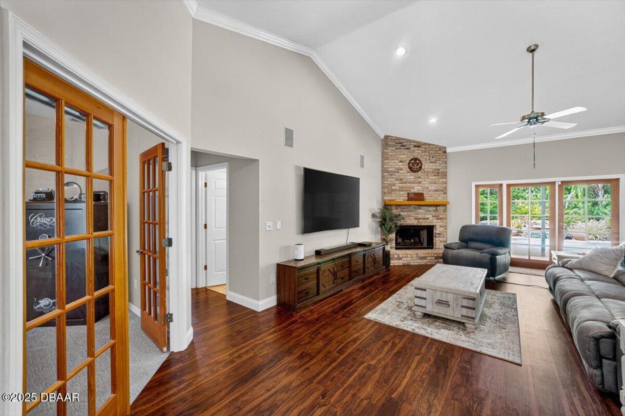 Listing Photo 12