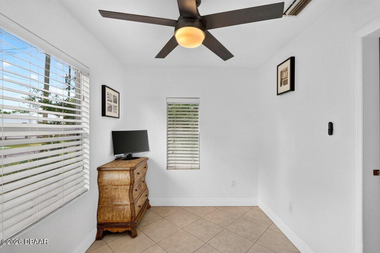 Listing Photo 12