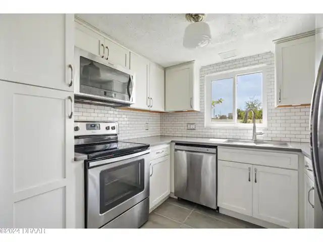 Listing Photo 9