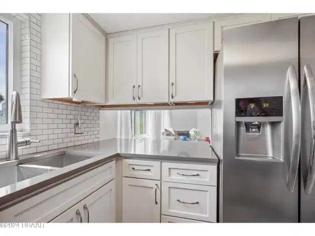 Listing Photo 11