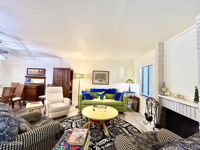 Listing Photo 10