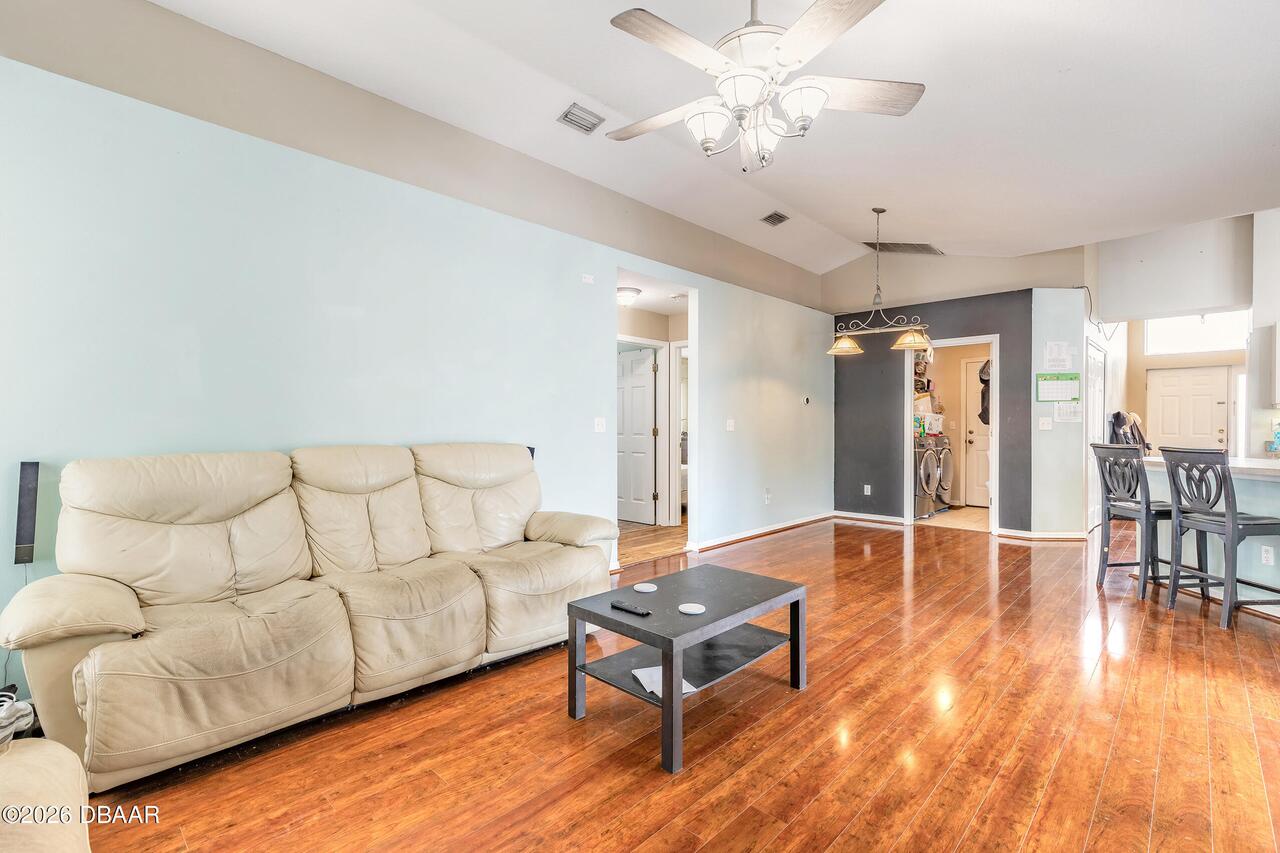 Listing Photo 12