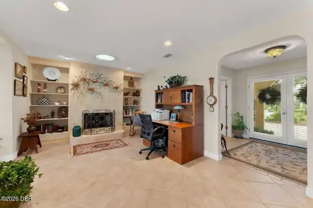 Listing Photo 12