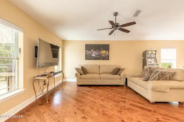 Listing Photo 23
