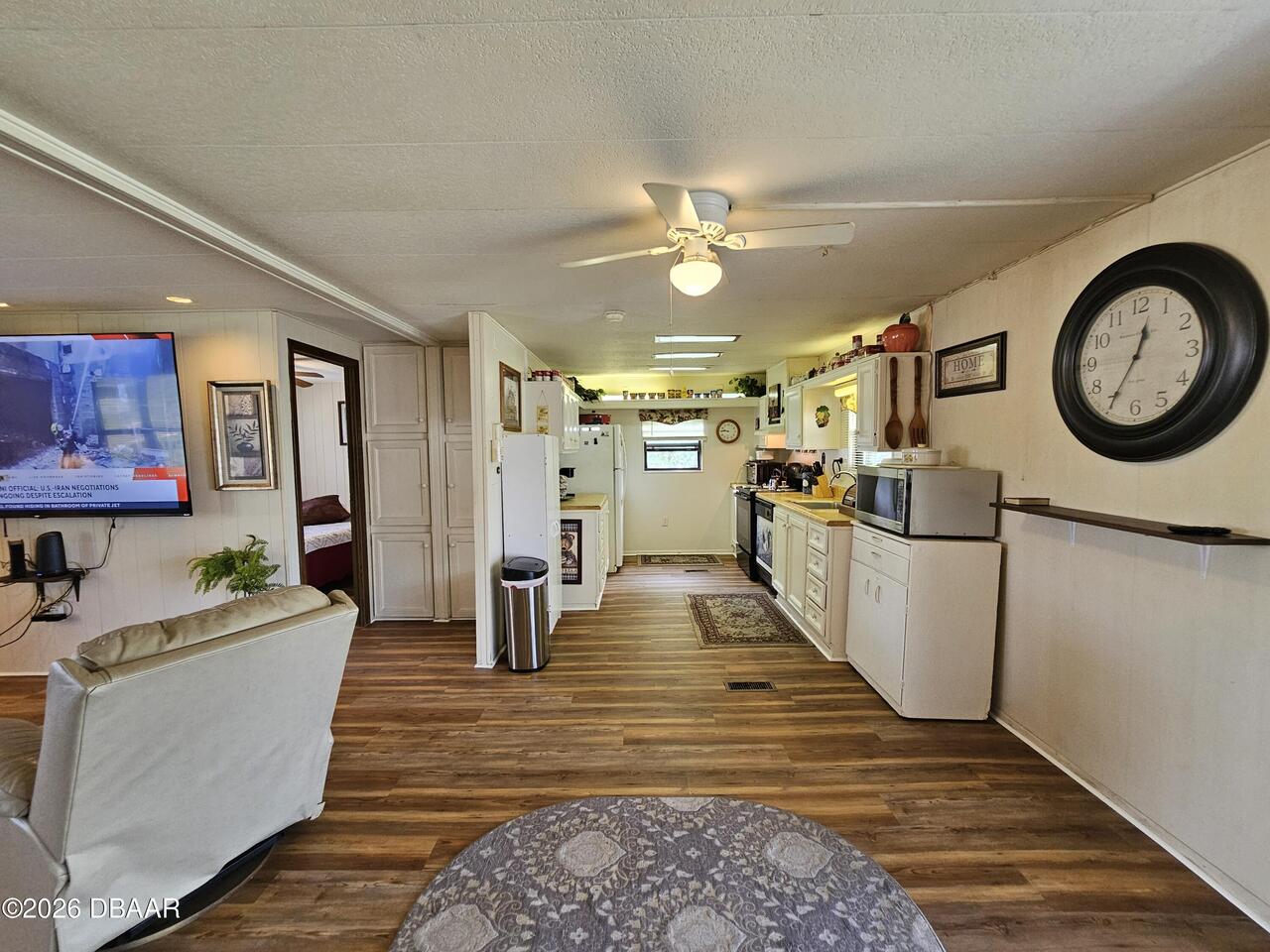 Listing Photo 11