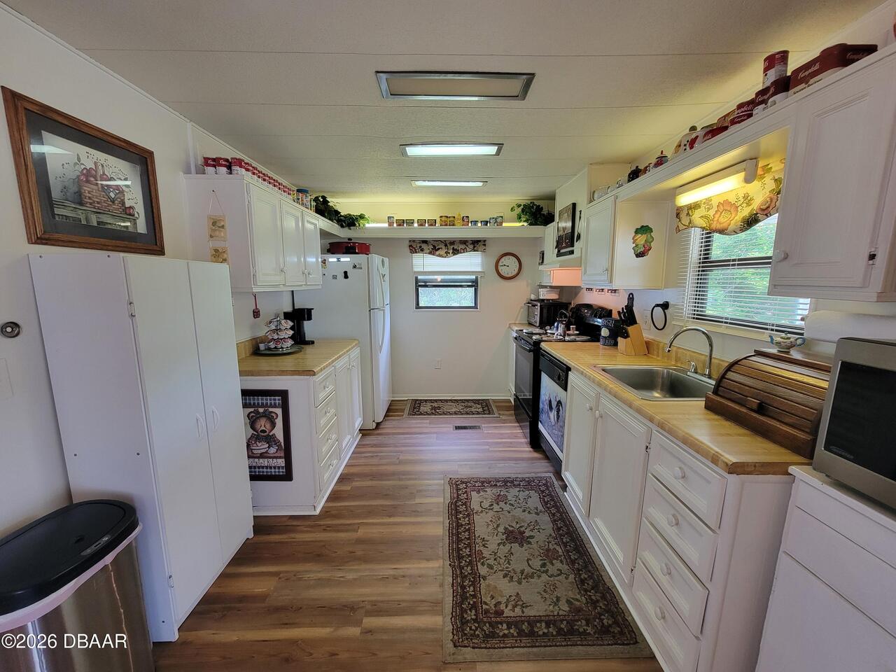 Listing Photo 12