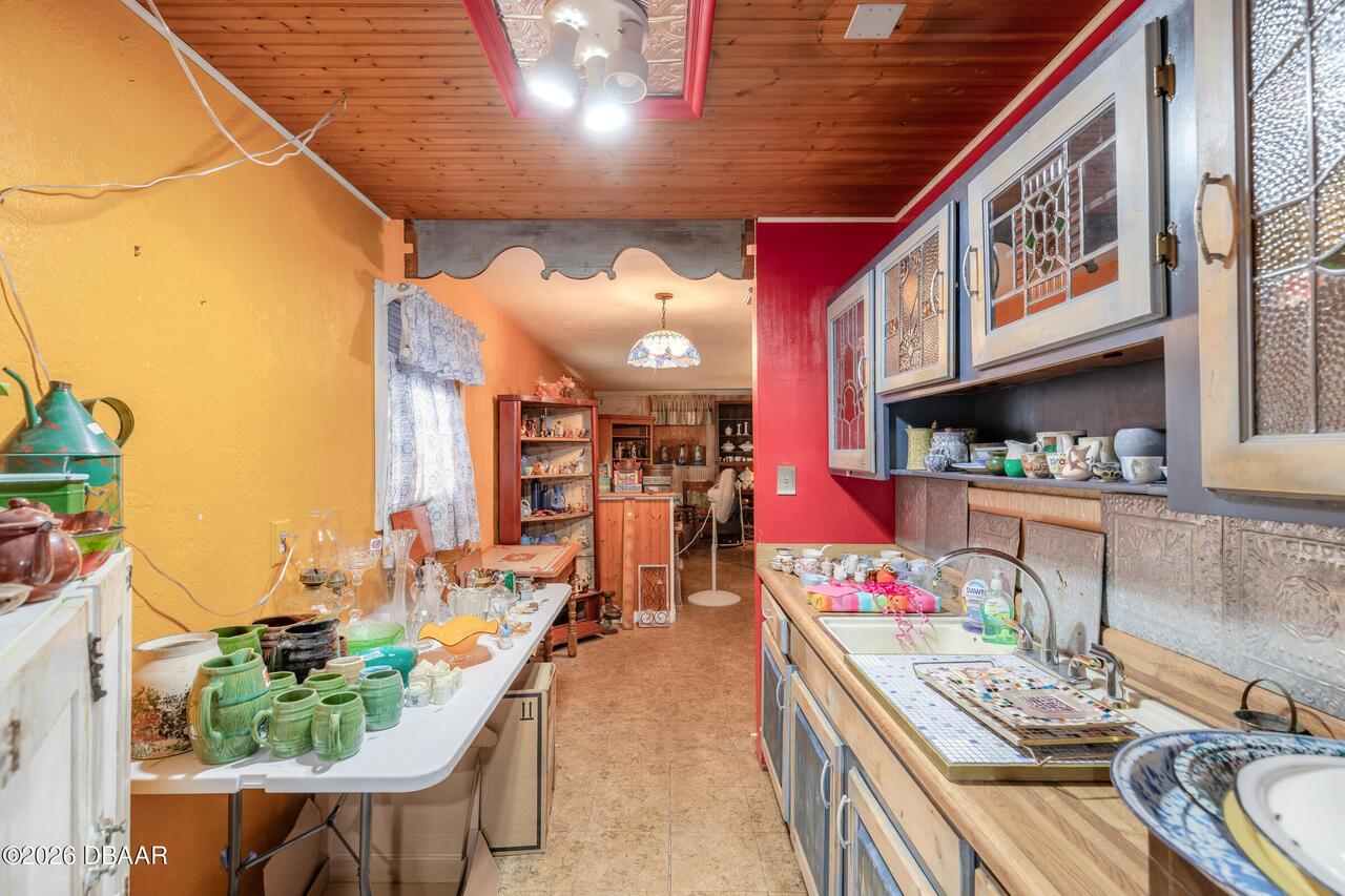 Listing Photo 9