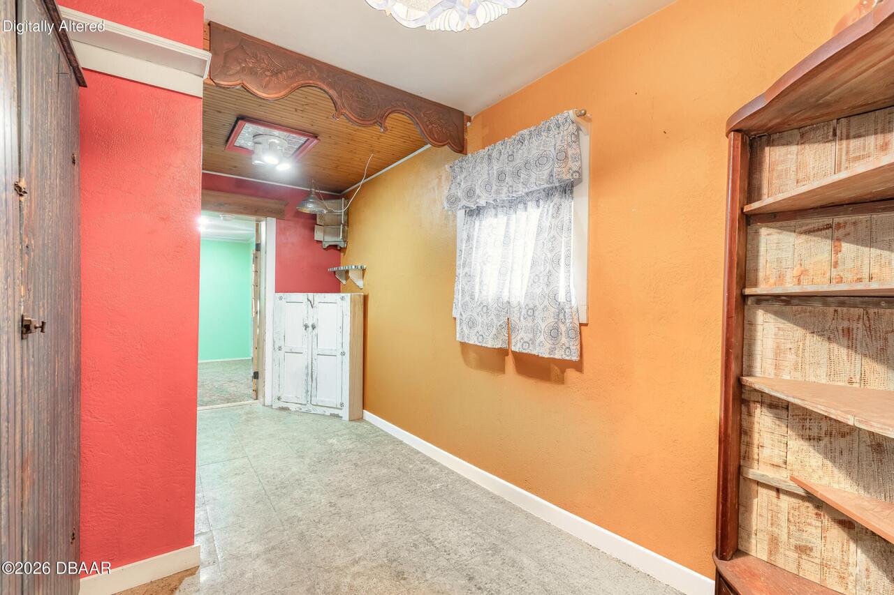Listing Photo 12