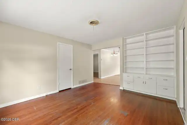 Listing Photo 6