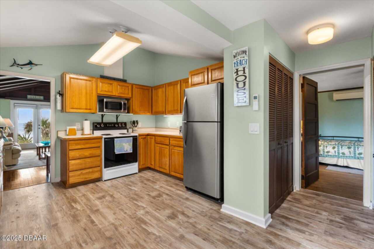 Listing Photo 9