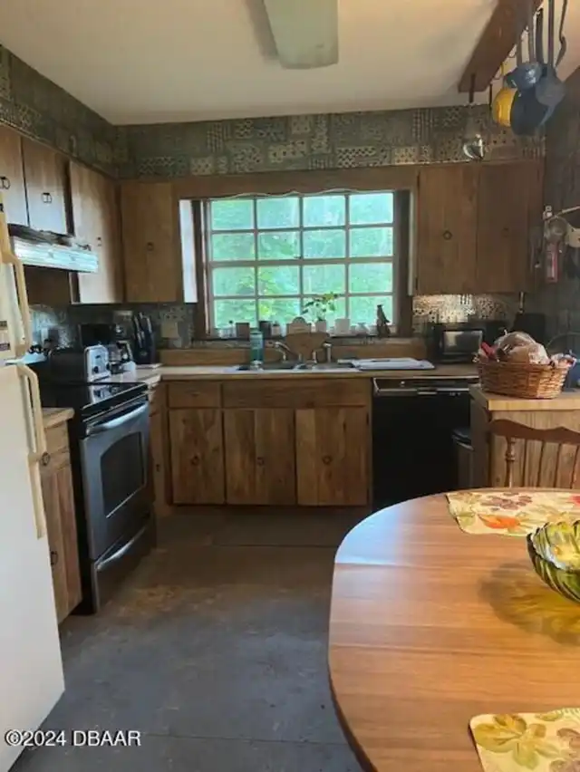 Listing Photo 8
