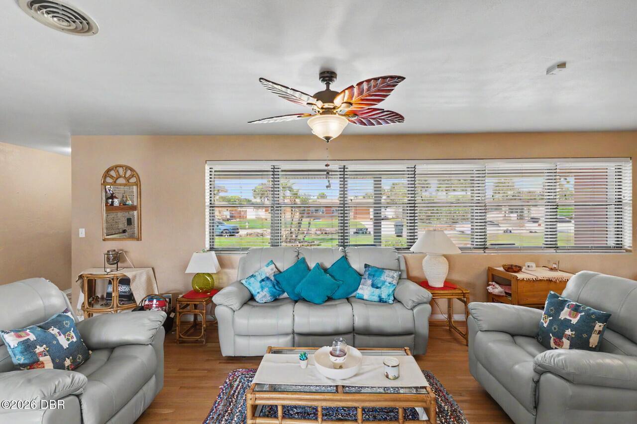 Listing Photo 12