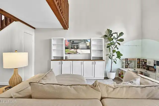 Listing Photo 9