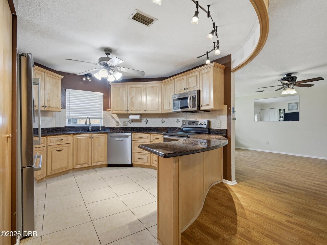 Listing Photo 10