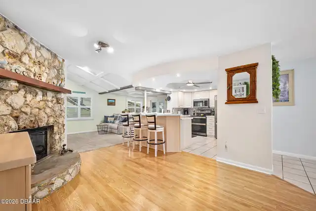Listing Photo 12