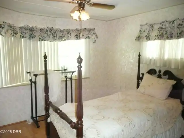 Listing Photo 11