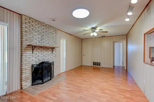 Listing Photo 6
