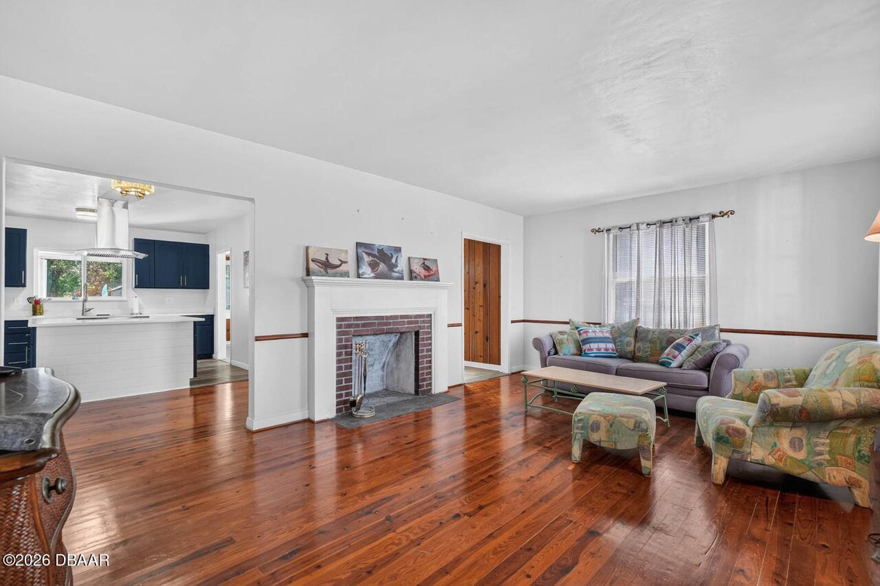 Listing Photo 8