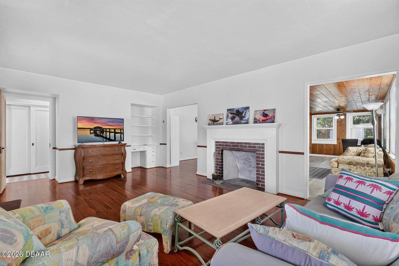 Listing Photo 9