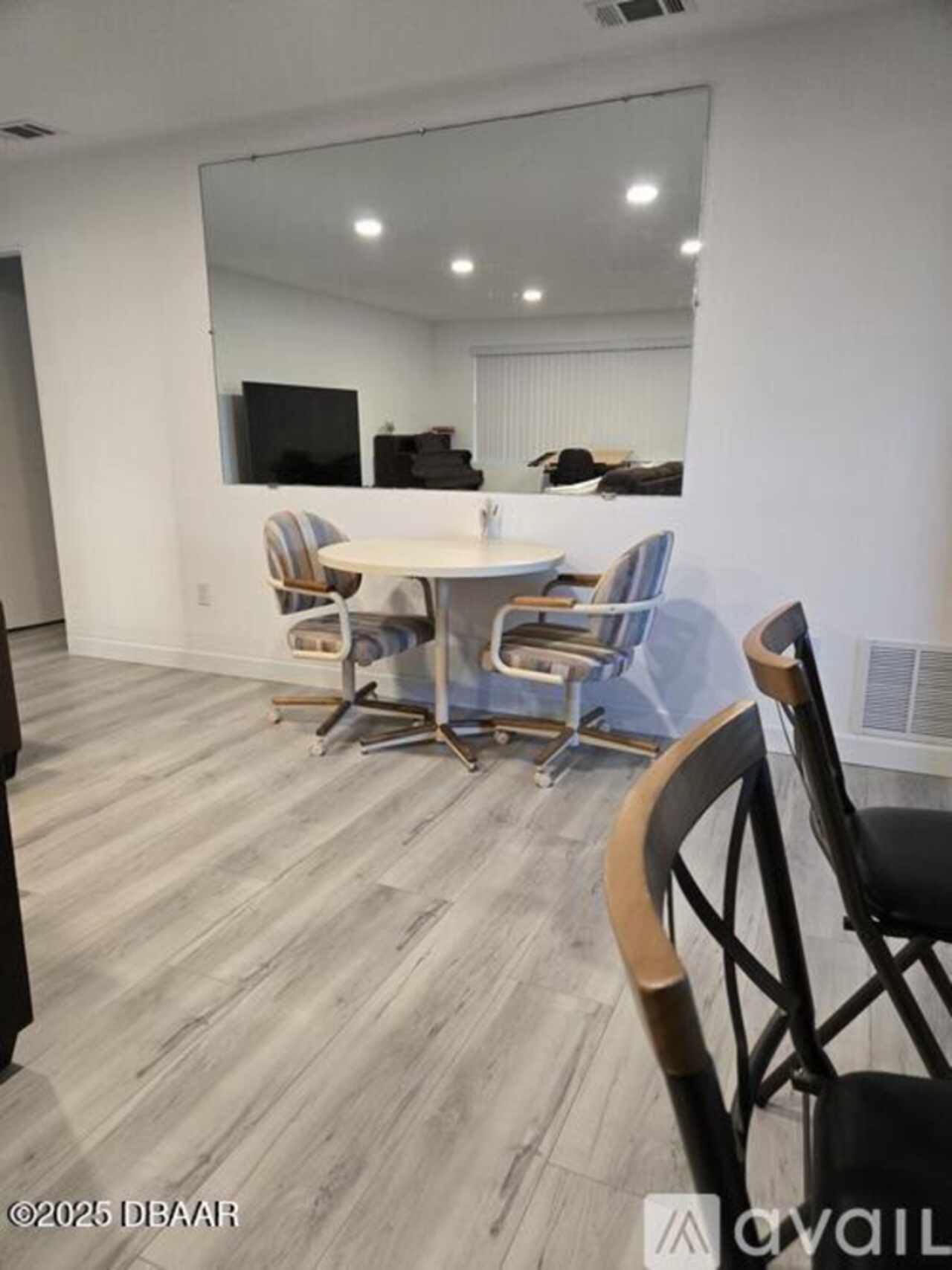 Listing Photo 11