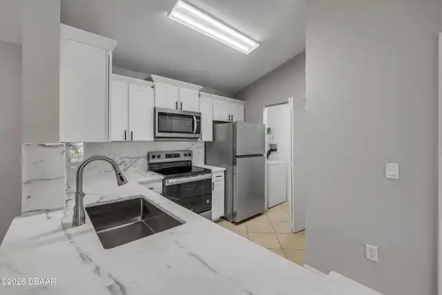 Listing Photo 12