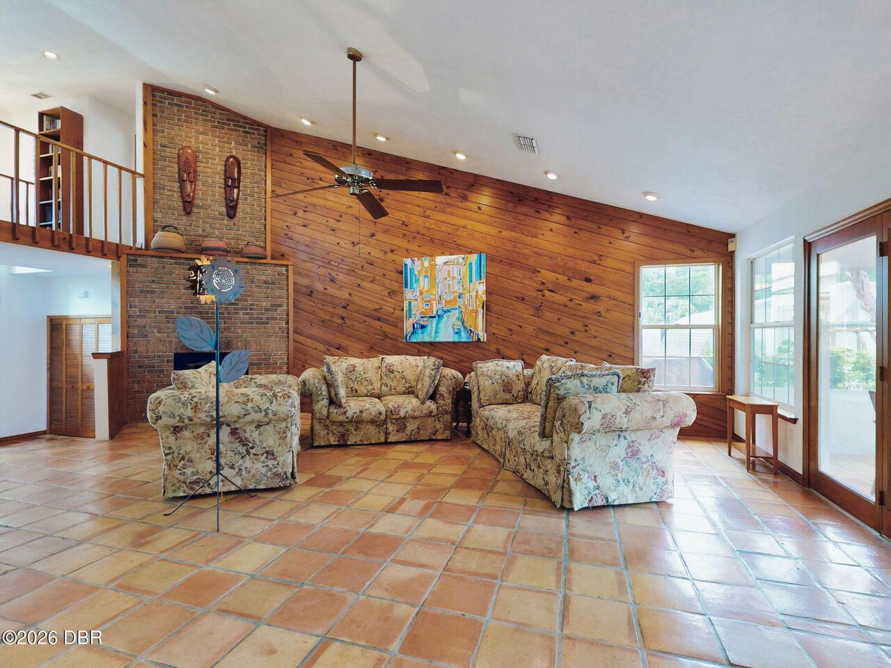 Listing Photo 8