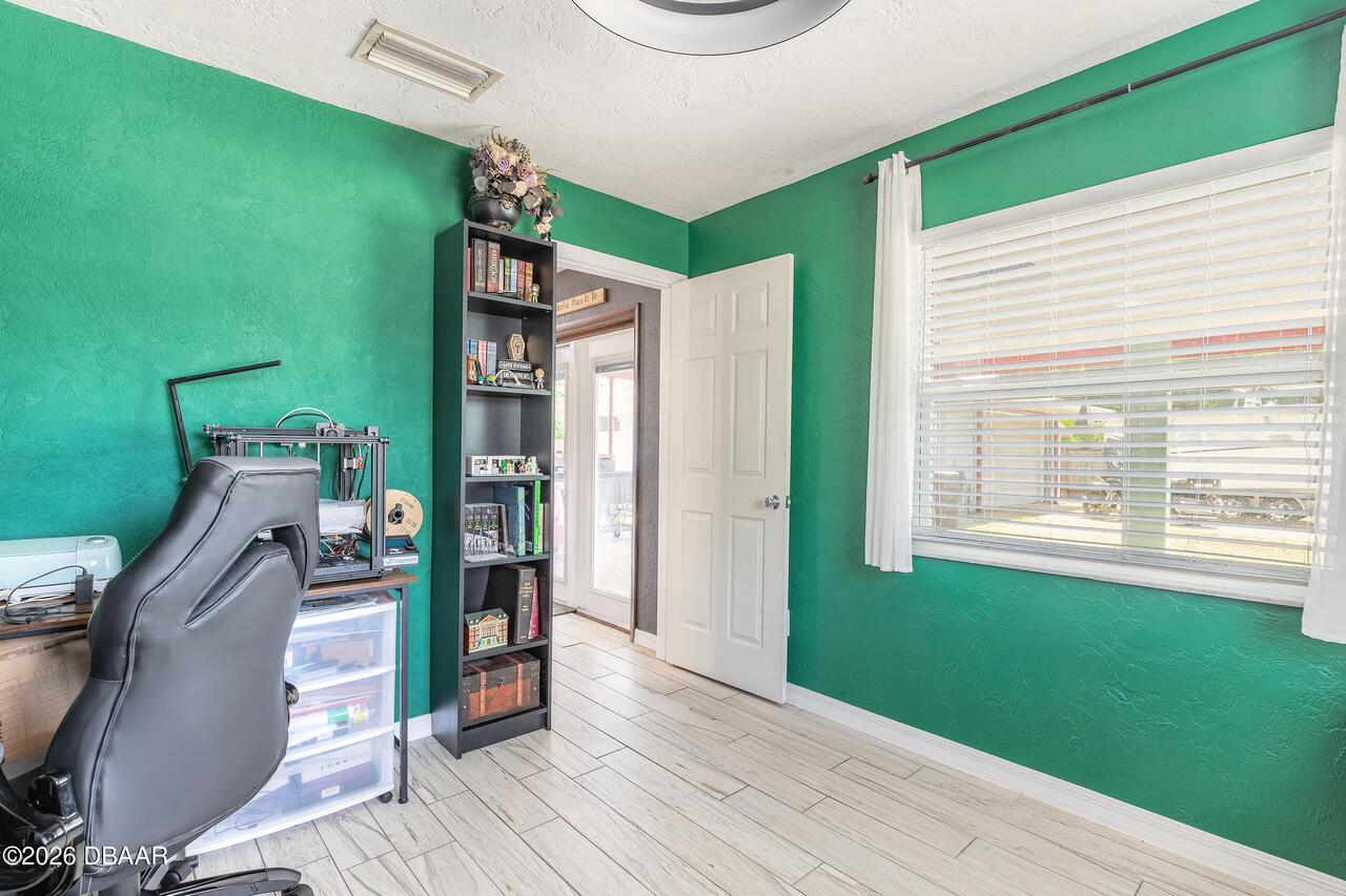 Listing Photo 16