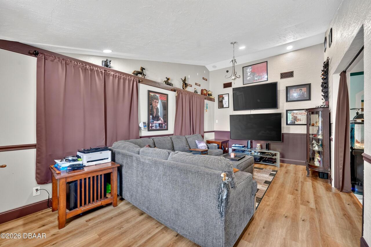 Listing Photo 16