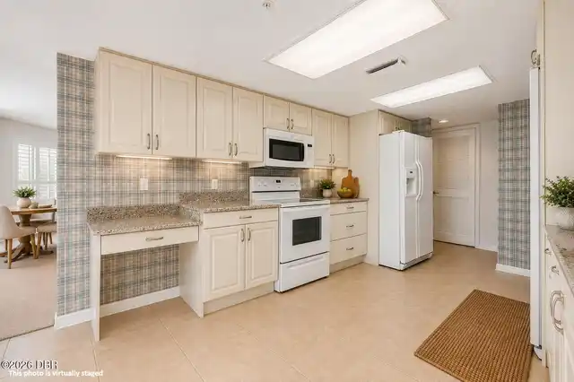Listing Photo 10