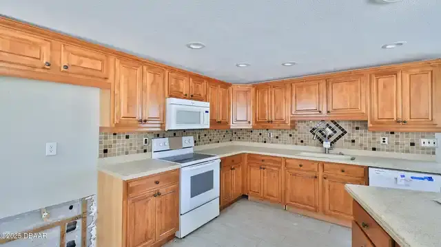 Listing Photo 8