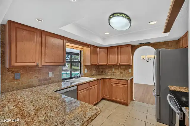 Listing Photo 10