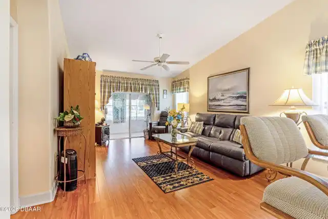 Listing Photo 10