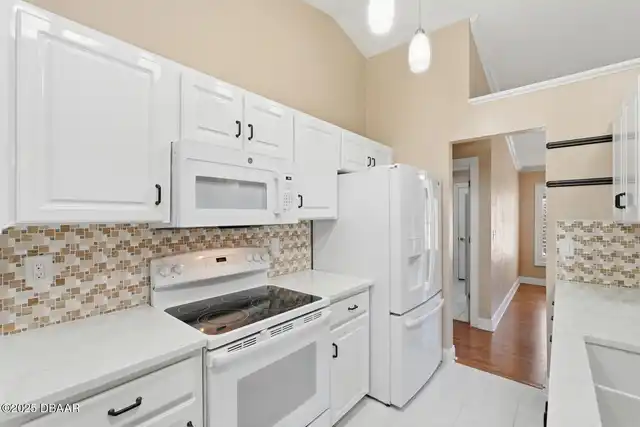 Listing Photo 15