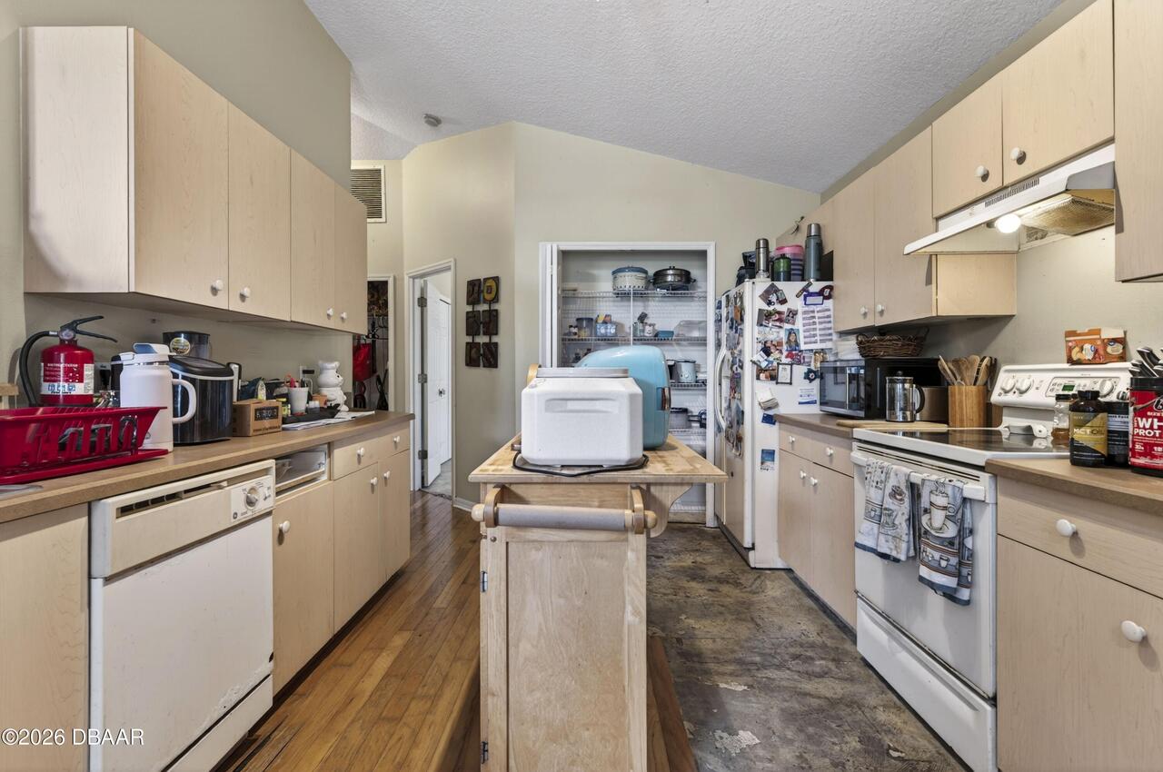 Listing Photo 15