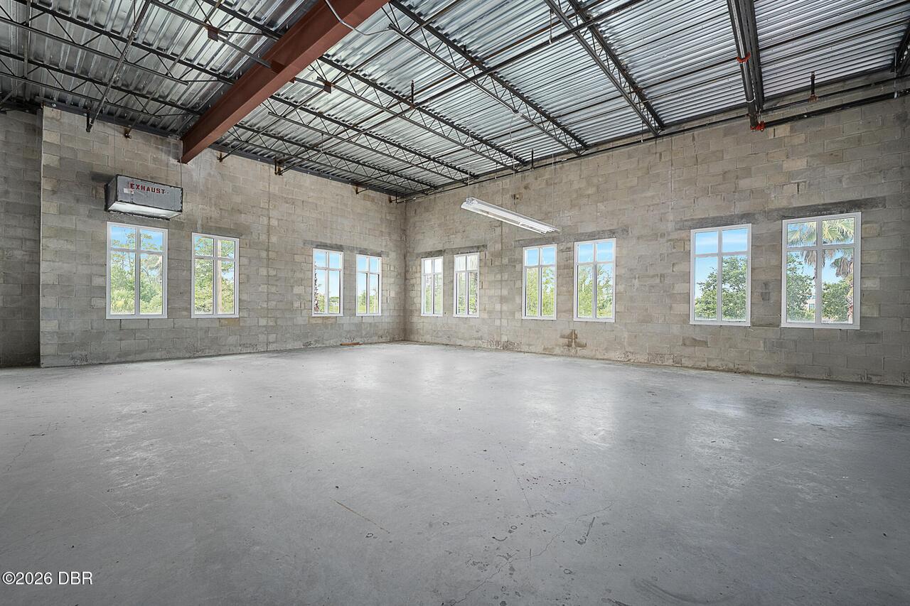 Listing Photo 14