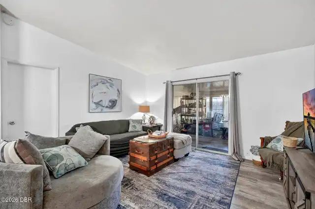 Listing Photo 10