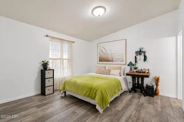 Listing Photo 17