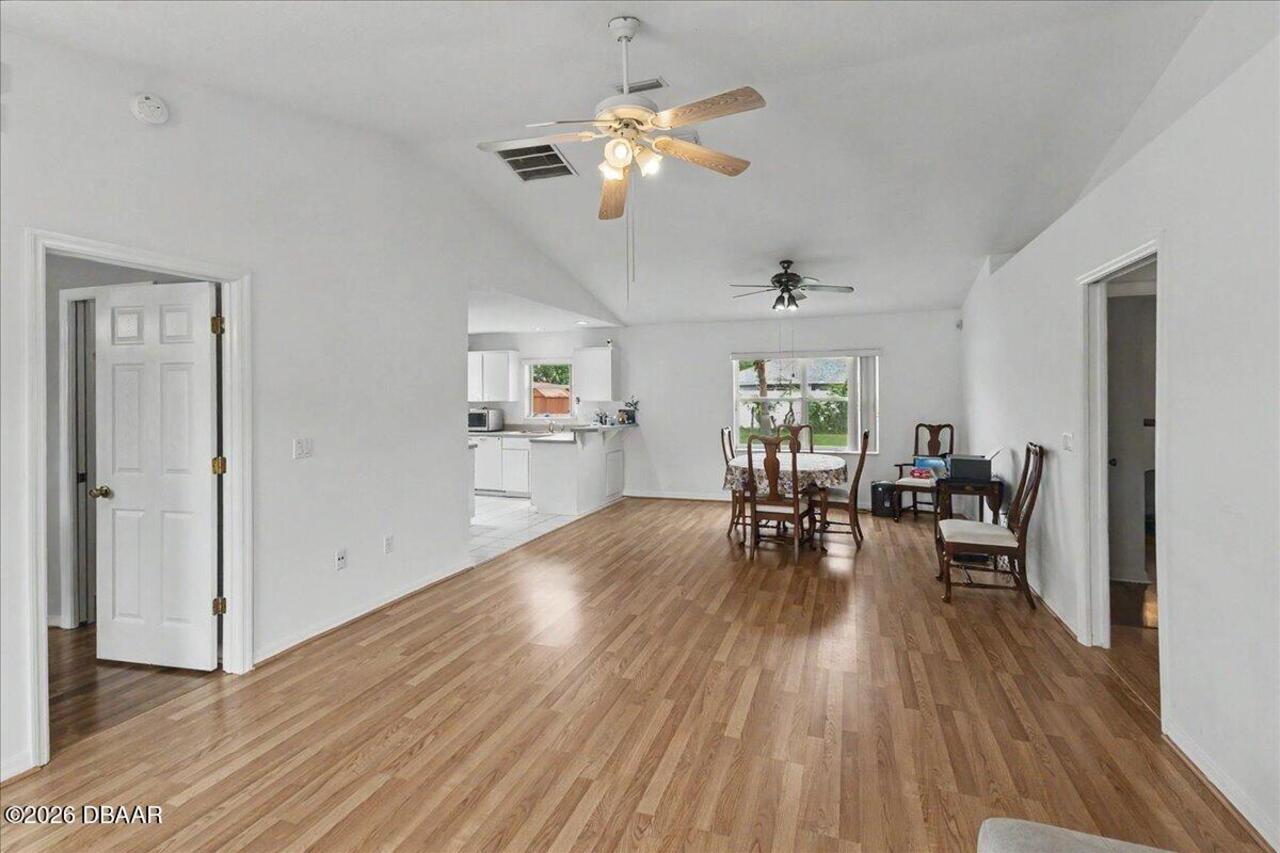 Listing Photo 14