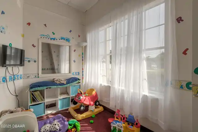 Listing Photo 12
