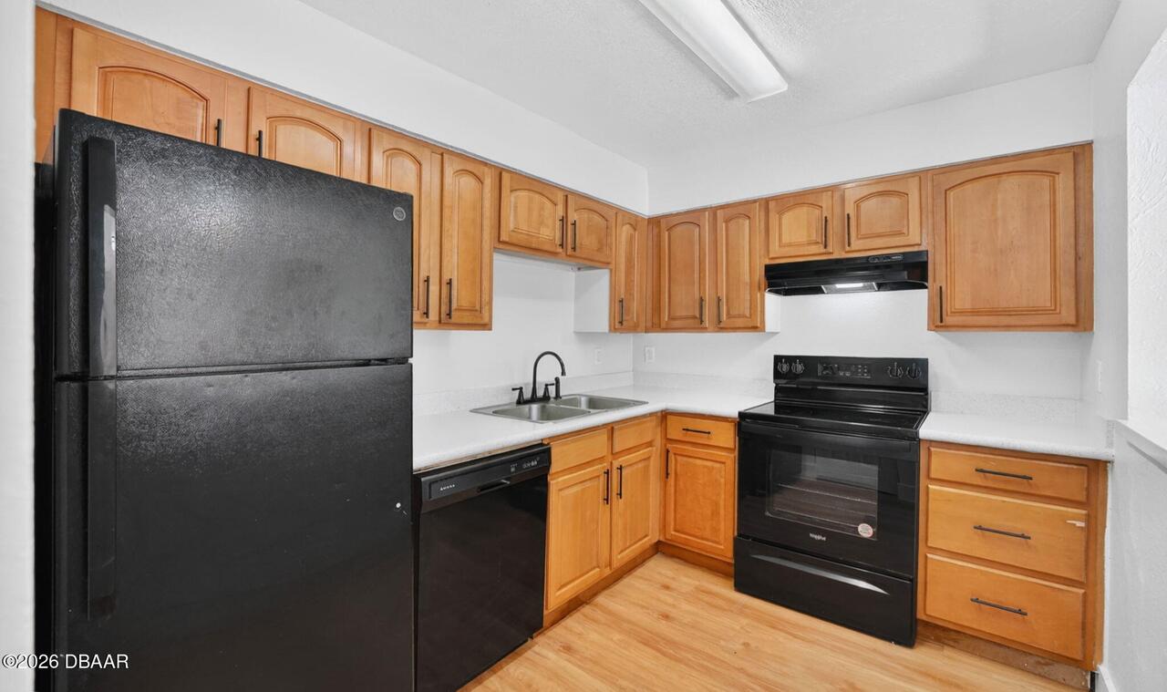 Listing Photo 9