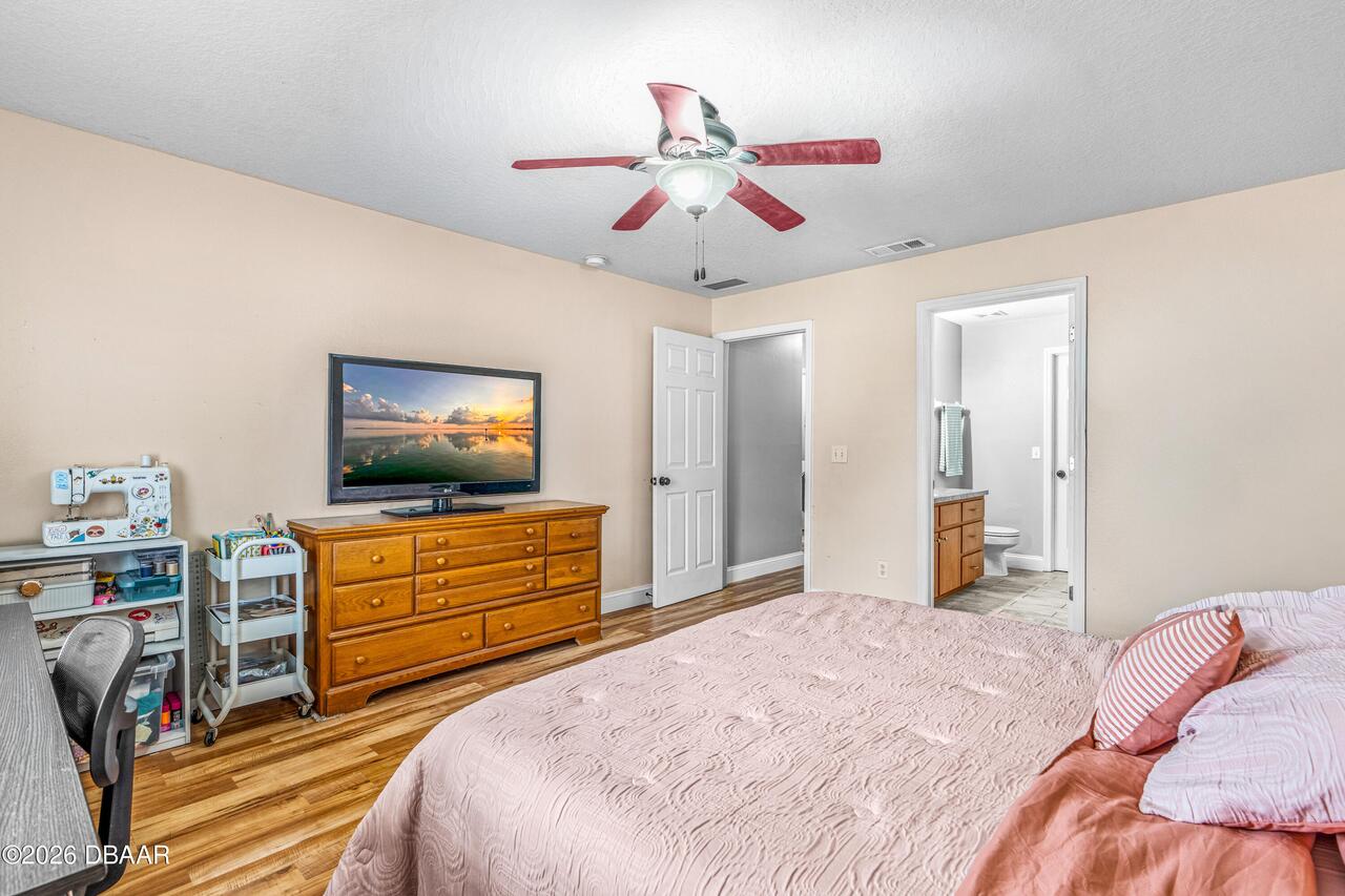 Listing Photo 12