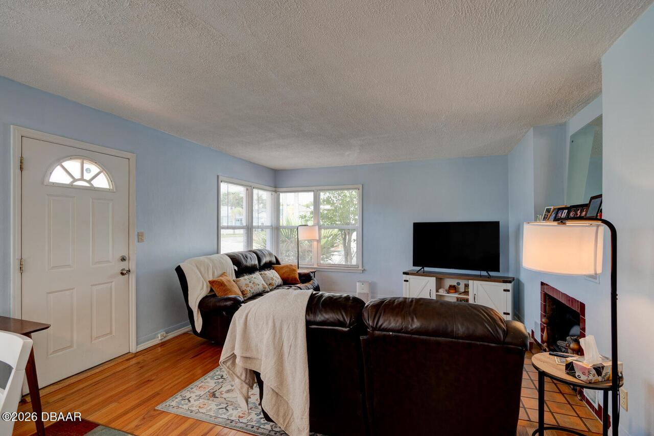 Listing Photo 9