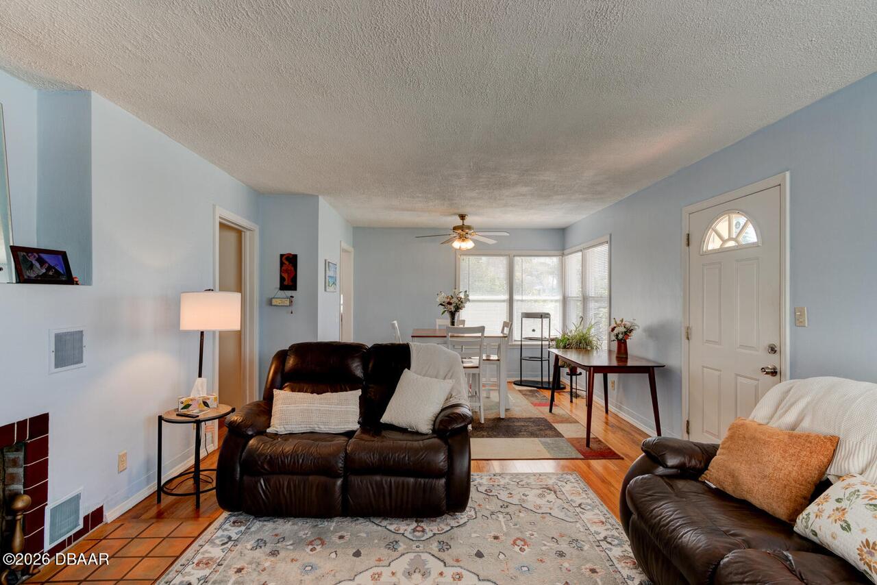 Listing Photo 11