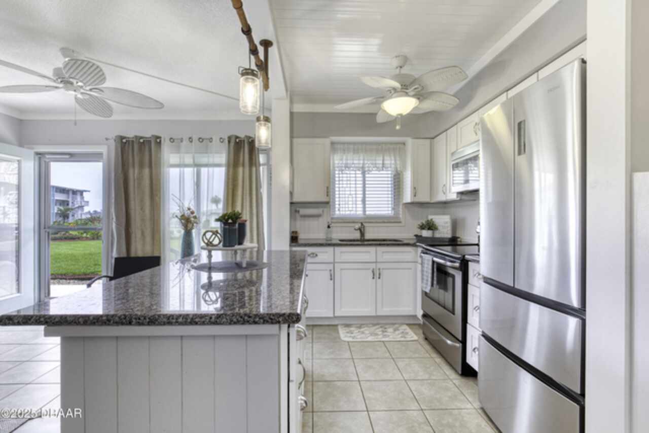 Listing Photo 12