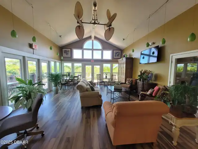 Listing Photo 19