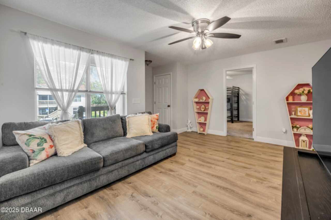 Listing Photo 7