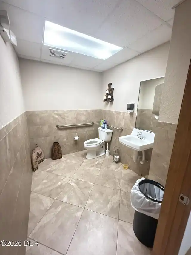 Listing Photo 10