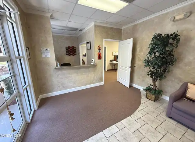 Listing Photo 8
