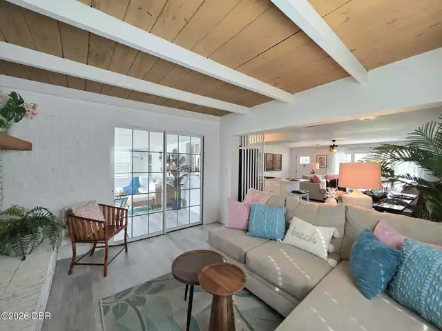 Listing Photo 12